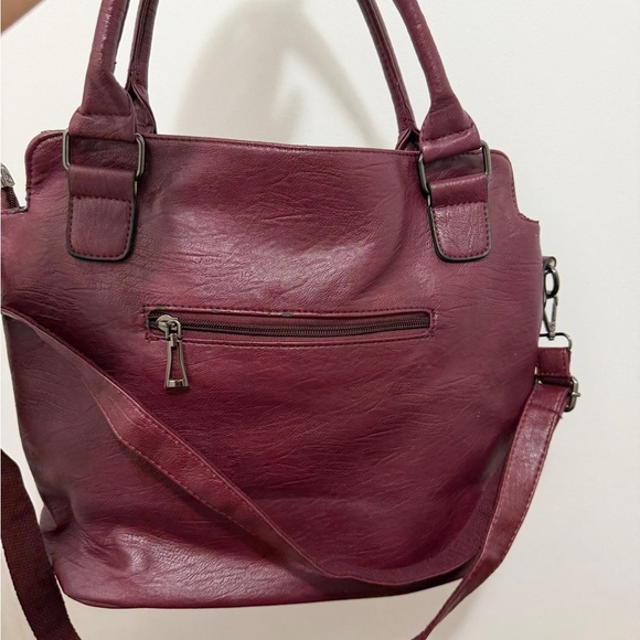 Chic Maroon Leather Shoulder Bag - Picture 2 of 6